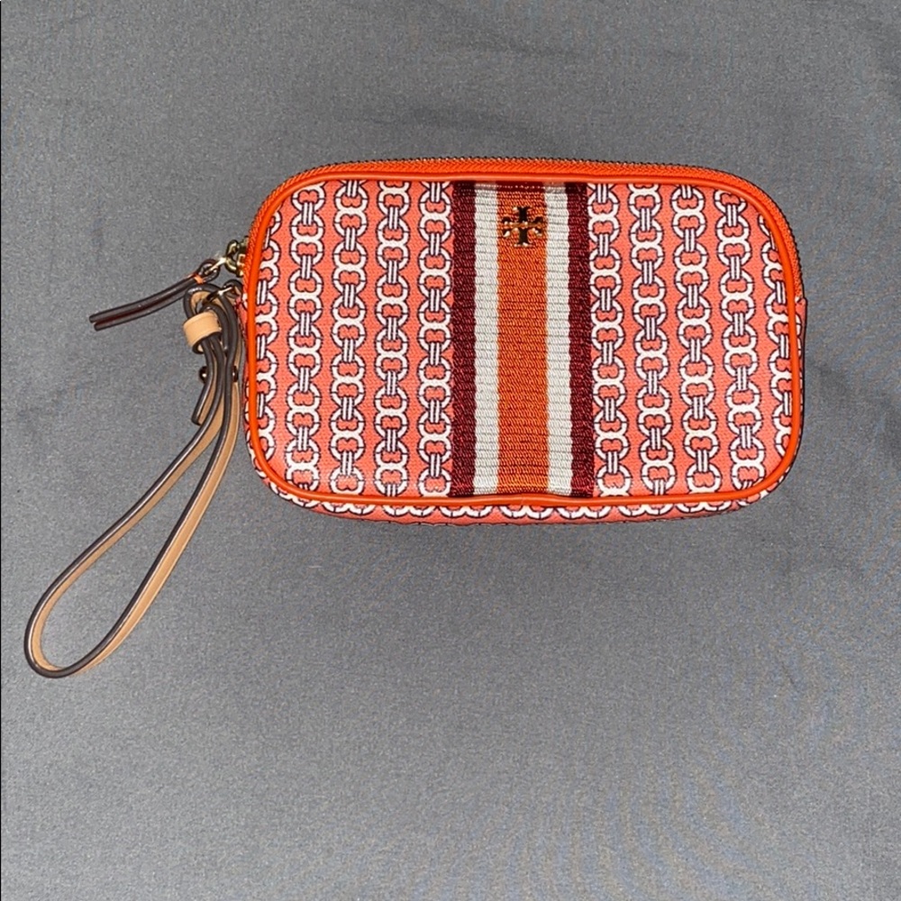 ❤️SOLD❤️ Tory Burch Gemini Link Canvas Wristlet